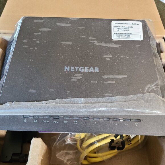 NETGEAR R6700 Nighthawk AC1750 Smart WiFi Router - R6700-100NAS - Picture 2 of 5